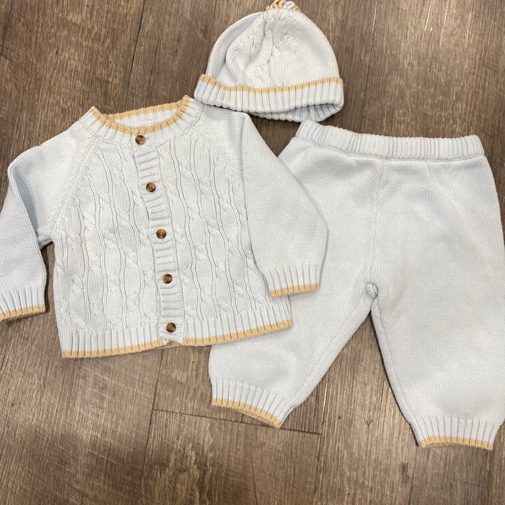 Excellent condition Piper & Posie sweater and pants set with hat size 3-6 mos